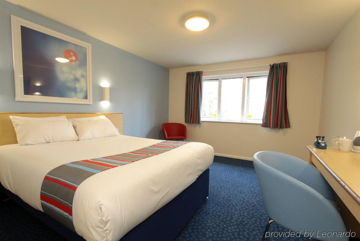 Courtyard By Marriott Glasgow Airport Пейсли Экстерьер фото