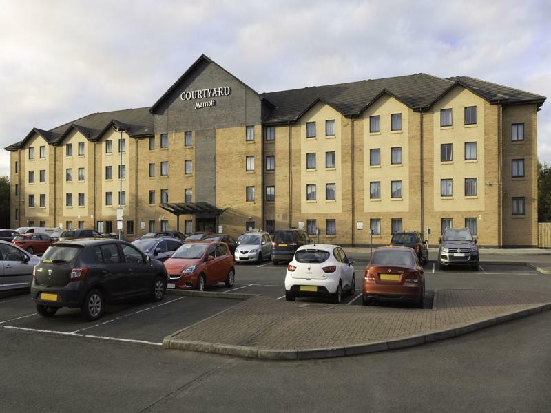 Courtyard By Marriott Glasgow Airport Пейсли Экстерьер фото